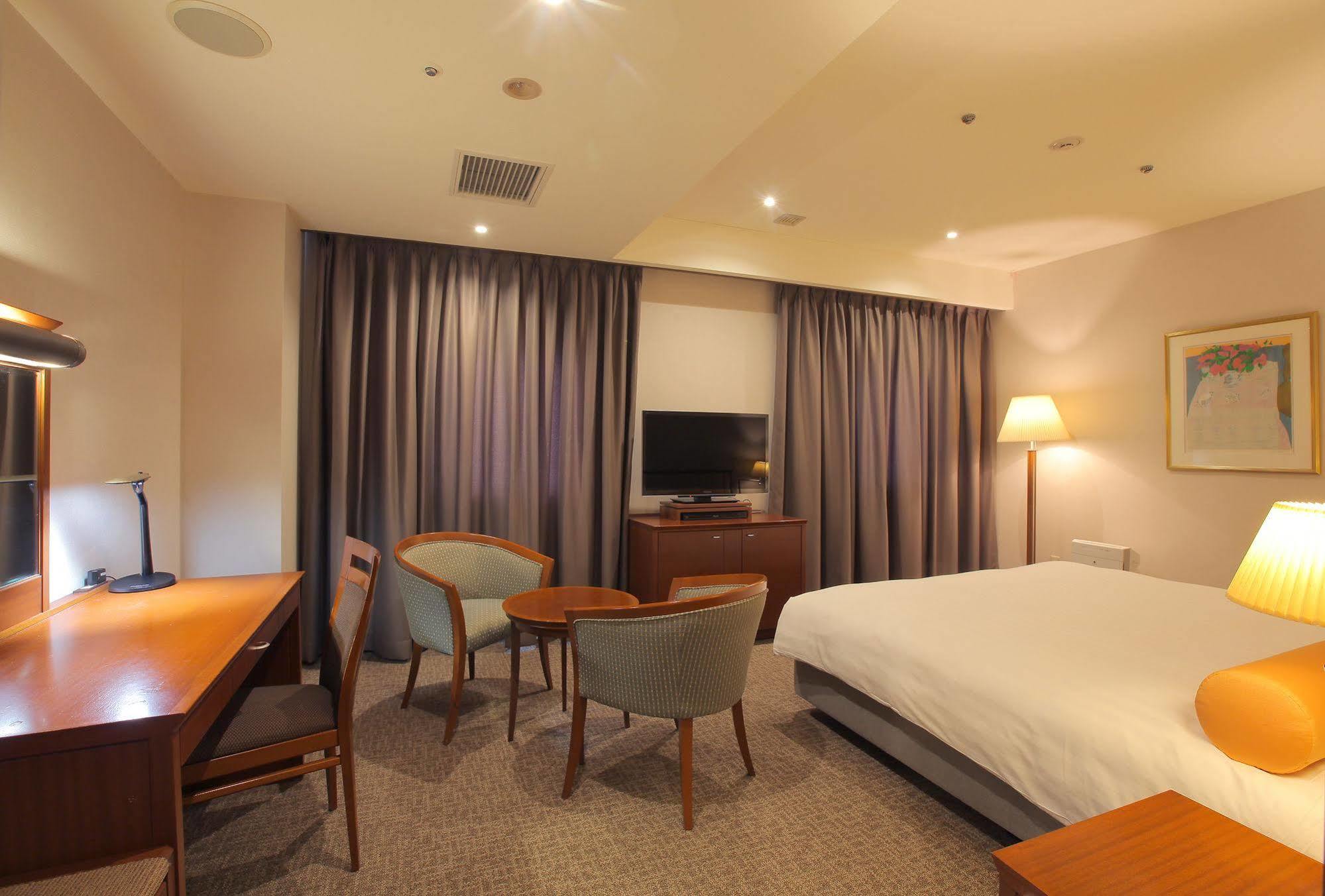 Odakyu Station Hotel Hon-Acugi Exteriér fotografie