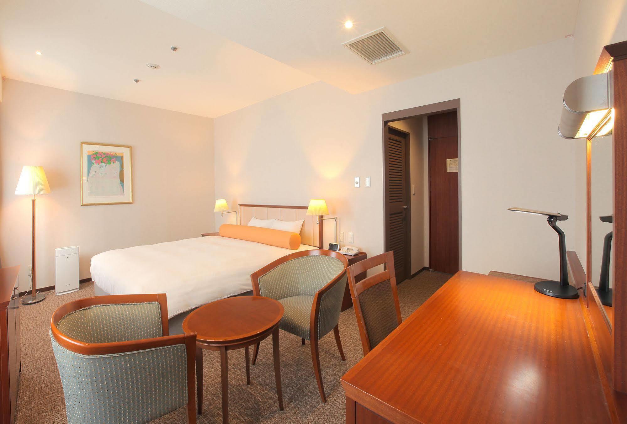 Odakyu Station Hotel Hon-Acugi Exteriér fotografie