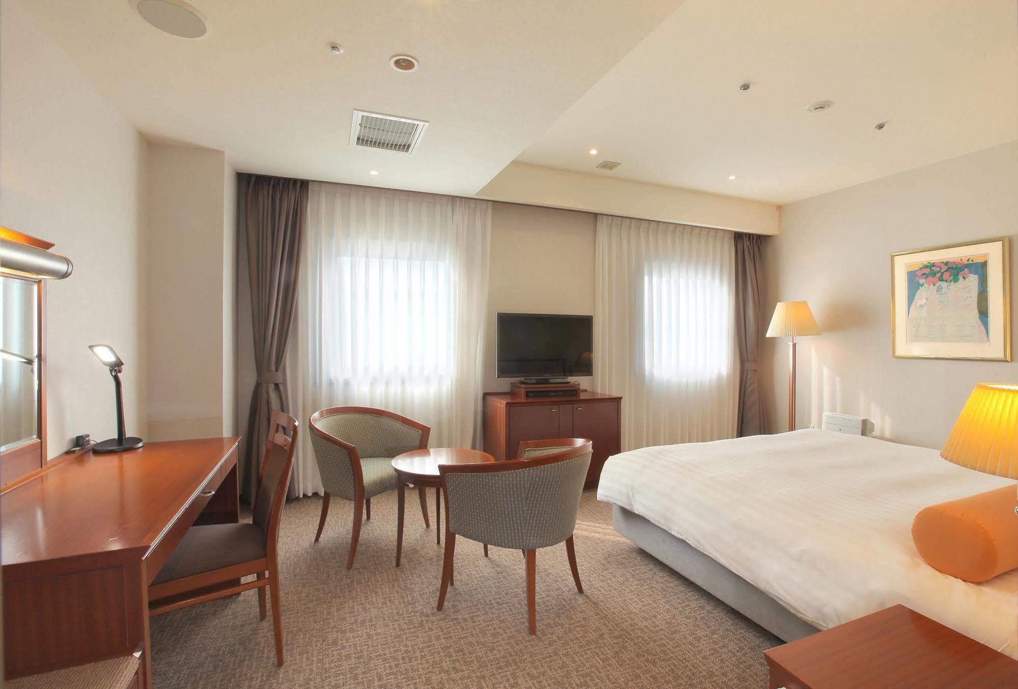 Odakyu Station Hotel Hon-Acugi Exteriér fotografie